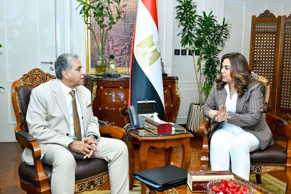 د. منال عوض تبحث مع المدير التنفيذي لمركز "سيداري" التطوير المستدام لمنطقة "البلوهول" بمحمية أبو جالوم بجنوب سيناء