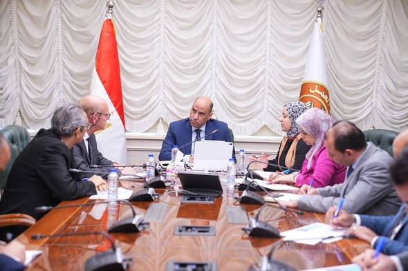 وزير العمل يلتقي وفد الوكالة الألمانية للتعاون الدولي "GIZ" لمناقشة الرؤية المستقبلية للخطة التنفيذية لمشروع "دخول الشباب إلى سوق العمل"