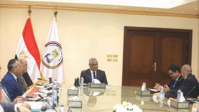 جمبلاط يبحث مع ممثلي بونجسان الكورية الجنوبية فرص الشراكة وتوطين التكنولوجيات الحديثة داخل شركات الإنتاج الحربي