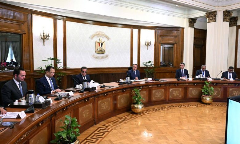 رئيس الوزراء يتابع موقف منظومة كارت الخدمات الحكومية الموحد