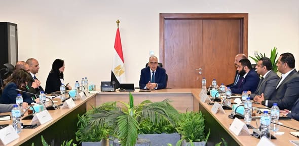 د. سويلم يلتقي ممثلي عدد من الشركات المصرية المقرر أن تشارك في تنفيذ مشروعات تنموية بدول حوض النيل الجنوبي الشقيقة
