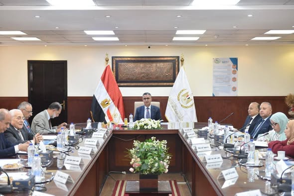 فاروق يترأس اجتماع الجمعية العامة للشركة المصرية القابضة للصوامع والتخزين