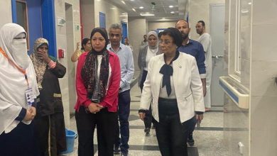 في زيارة غير مرتبة.. نائب وزير الصحة تتفقد مستشفى ديروط المركزي فجرًا
