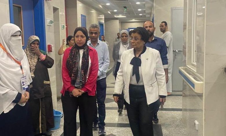 في زيارة غير مرتبة.. نائب وزير الصحة تتفقد مستشفى ديروط المركزي فجرًا