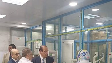 نائب وزير الصحة يتفقد معامل الصحة العامة ويهنئها باعتماد فحوص الأغذية والمياه