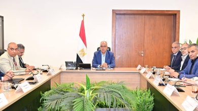 وزير الري يتابع تنفيذ الخطة الاستثمارية الحالية ويستعرض خطة العام المالي 2026 / 2027