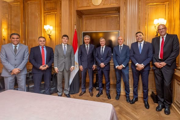 وزير السياحة يلتقي بمسئولي كبار منظمي الرحلات وقيادات شركات الطيران الإيطالية