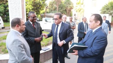 وزير الصحة يستقبل مدير عام المركز الأفريقي لمكافحة الأمراض لتعزيز التعاون في الطب الوقائي