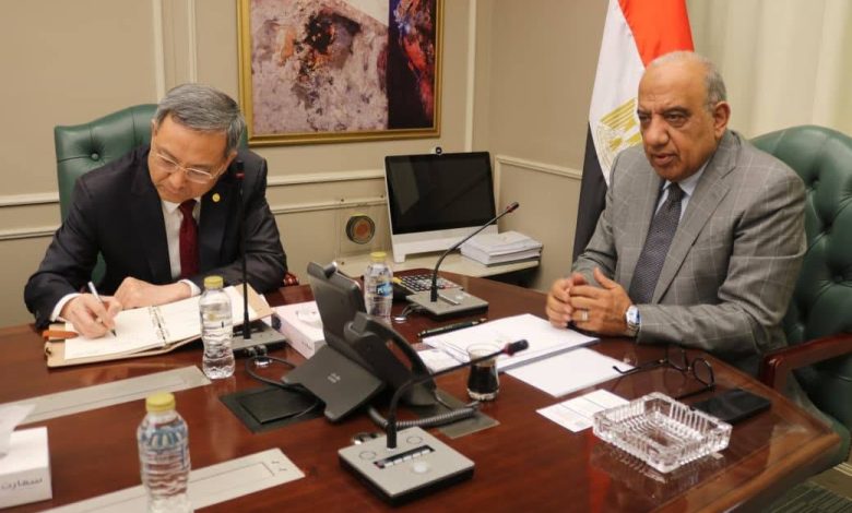 وزير الكهرباء يبحث مع مجموعة الصين لهندسة الطاقة ومعهد تخطيط الطاقة الكهربائية الصيني سبل دعم وتعزيز التعاون