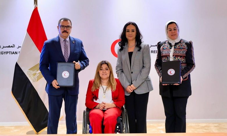 وزيرة التضامن الاجتماعي تشهد توقيع بروتوكول تعاون بين الهلال الأحمر المصري والمجلس القومي للأشخاص ذوي الإعاقة