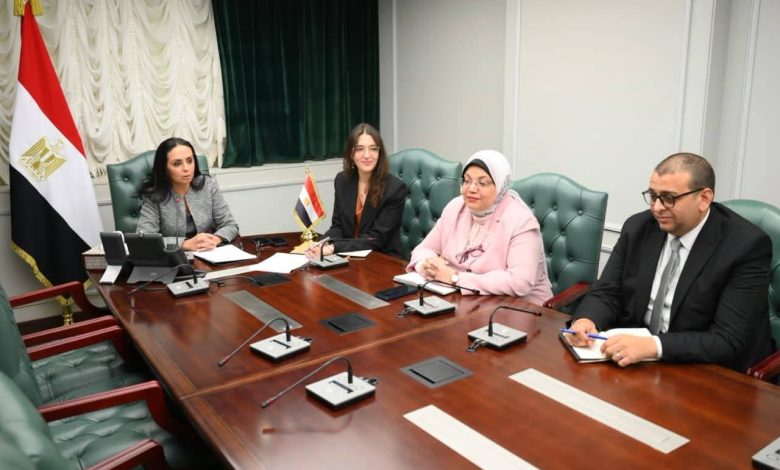 وزيرة التضامن الاجتماعي ووزير التنمية الاجتماعية بمملكة البحرين يبحثان تعزيز سبل التعاون بين الوزارتين