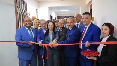وزيرة التضامن الاجتماعي تفتتح مركز تدريب وإنتاج الملابس الجاهزة ذات الاستخدام الواحد بمستشفي مدينة نصر التخصصي ..