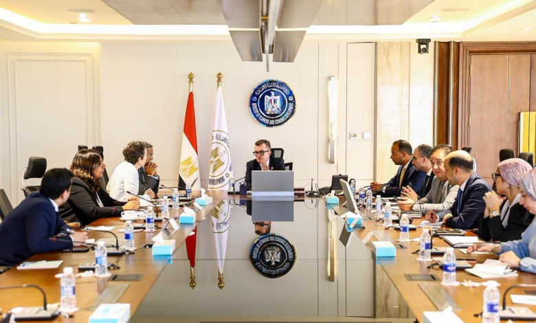 وزير التخطيط والتنمية الاقتصادية يتابع مع البنك الدولي مستجدات تنفيذ آلية ضمان تمويل مشروعات البنية التحتية