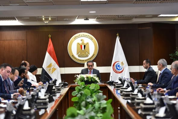 وزير الصحة يعقد اجتماعه الدوري لمتابعة مؤشرات الأداء ويطلع على نتائج دراسة انتفاع المواطنين بالخدمات الصحية