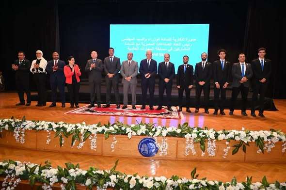 وزير الصناعة يشارك فعاليات حفل تخرج الدفعة الخامسة لطلاب مدرسة السويدي للتكنولوجيا التطبيقية بديرب نجم بمحافظة الشرقية