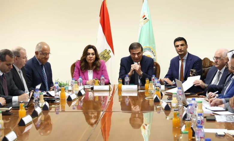 اجتماع تنسيقي لوزراء الزراعة والتنمية المحلية والصناعة بشأن «القرية المنتجة»