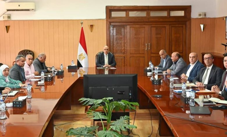 الدكتور سويلم يتابع إعداد منظومة رقمية متكاملة للتنبؤ والتخطيط وإدارة وتوزيع المياه