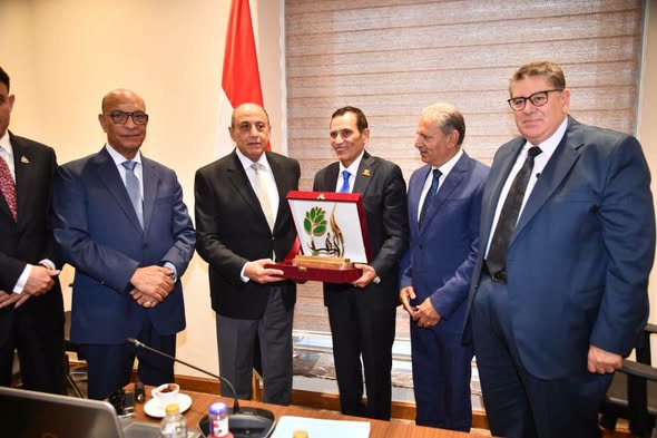 اللواء عمرو عبد الوهاب يستعرض أمام لجنة الدفاع والأمن القومي بمجلس النواب مستجدات المشروع القومي للمليون ونصف المليون فدان