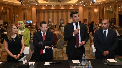 بالإنابة عن رئيس مجلس الوزراء وزير الصناعة يفتتح الدورة الثالثة من معرض بعثة المشترين