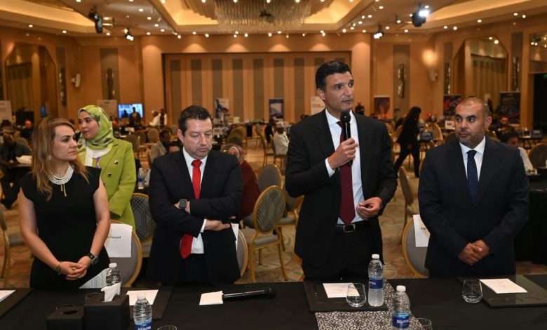 بالإنابة عن رئيس مجلس الوزراء وزير الصناعة يفتتح الدورة الثالثة من معرض بعثة المشترين