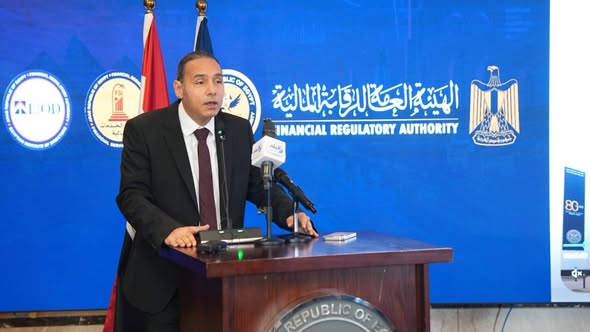 د. إسلام عزام :تخفيض مقابل الخدمات للأوراق المالية الداعمة للتنمية المستدامة