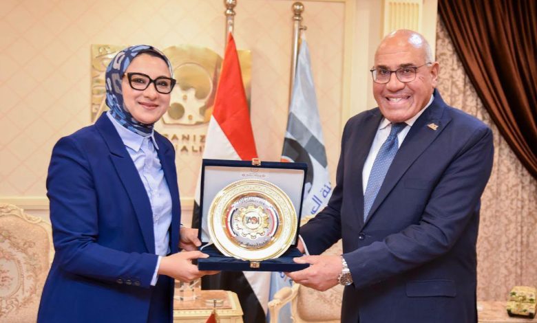 رئيس الهيئة العربية للتصنيع يؤكد تلبية احتياجات محافظة الوادى الجديد