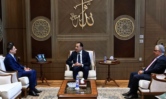 رئيس الوزراء يلتقي رئيس مجلس إدارة مجموعة موانئ دبي العالمية