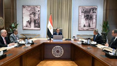 رئيس الوزراء يعقد اجتماعا لمتابعة تنفيذ تكليفات فخامة الرئيس بشأن الإعلام