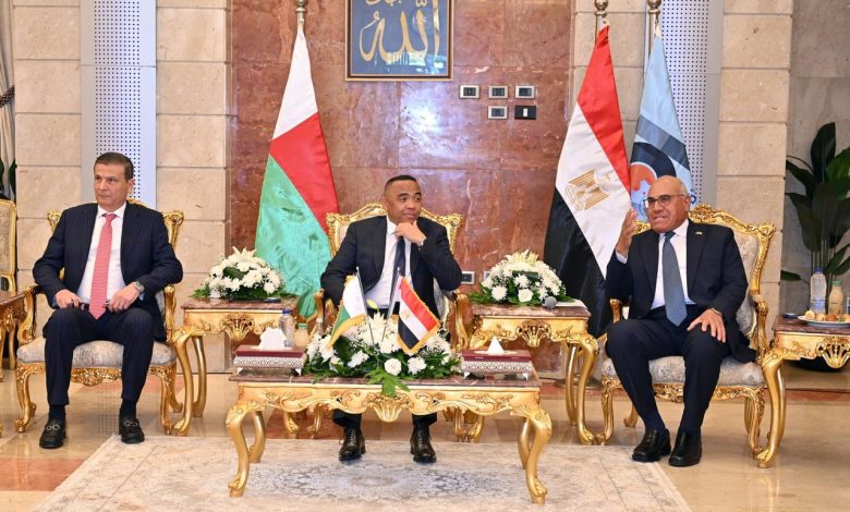 رئيس جمهورية مدغشقر الشقيقة يزور الهيئة العربية للتصنيع ويشيد بالقدرات التصنيعية المتطورة بالهيئة