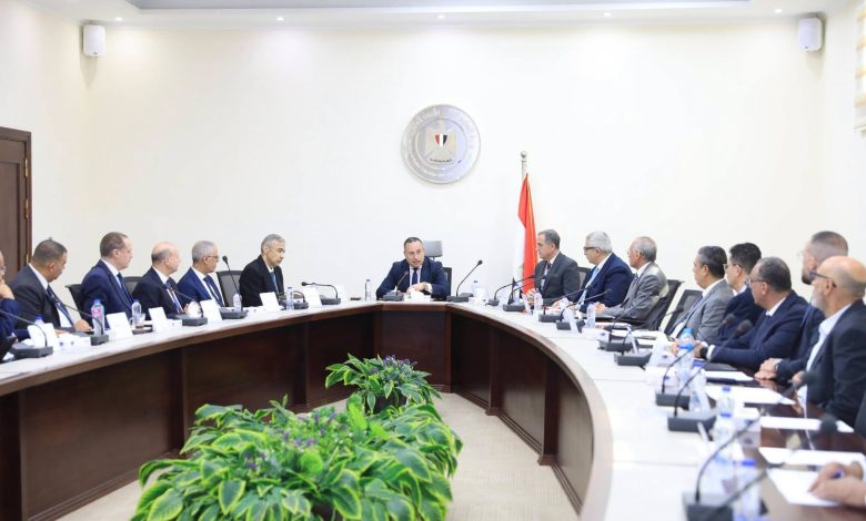 وزير التعليم العالي يترأس اجتماع المجلس الأعلى لشئون المعاهد العالية الخاصة