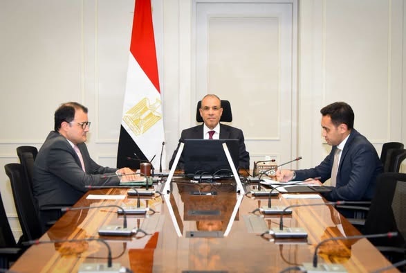 وزير الخارجية يبحث مع وزير خارجية سيشل سبل تعزيز العلاقات الثنائية والقضايا الإقليمية