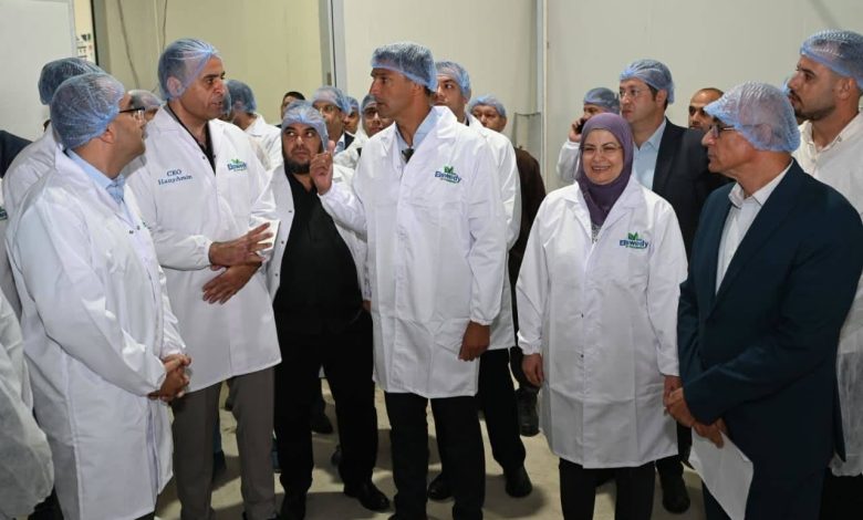 وزير الصناعة يتفقد 4 مصانع للصناعات الغذائية والهندسية والملابس الجاهزة بالمنطقة الصناعية الثانية بالإسماعيلية