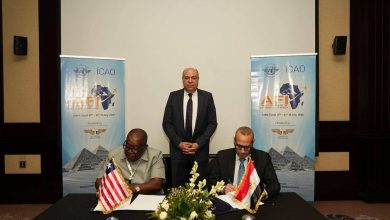 وزير الطيران المدني يشهد توقيع مذكرة تفاهم بين مصر وليبيريا لدعم التعاون الفني في مجال الطيران المدني..