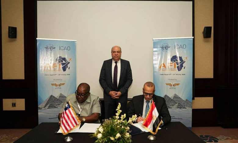 وزير الطيران المدني يشهد توقيع مذكرة تفاهم بين مصر وليبيريا لدعم التعاون الفني في مجال الطيران المدني..