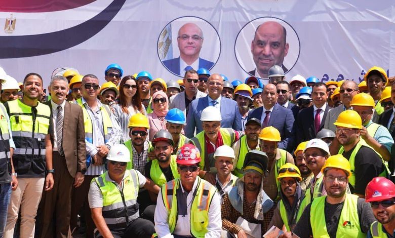وزير العمل للعمالة غير المنتظمة خلال جولته بالإسكندرية: "حمايتكم ودمجكم في سوق العمل الرسمي.. توجيه مباشر من فخامة الرئيس السيسي"