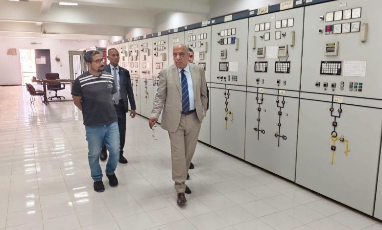 وزير الكهرباء والطاقة المتجددة يتفقد محطة محولات القاهرة الجديدة