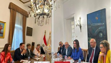 وزيرة الثقافة تبحث إقامة معارض للفن التشكيلي بمتحف «بوشكين» الروسي