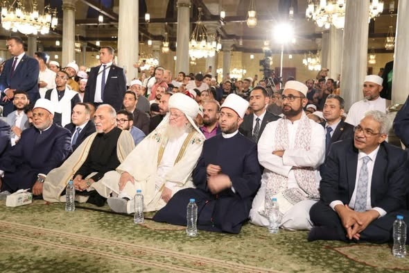 وزير الأوقاف ورئيس جامعة الأزهر ونقيب السادة الأشراف وشيخ مشايخ الطرق الصوفية يشاركون في احتفال الطرق الصوفية بالمولد النبوي الشريف بمسجد سيدنا الحسين رضي الله عنه