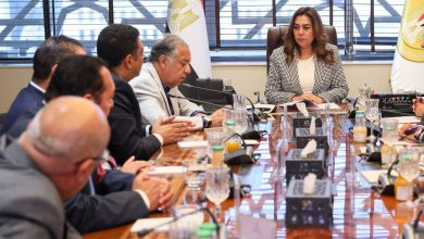 د. منال عوض تناقش مع رئيس غرفة الصناعات الكيماوية تعزيز صناعة تدوير المخلفات والاستفادة من الحمأة