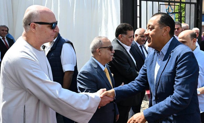 رئيس الوزراء يفتتح ويتفقد عددا من المشروعات الخدمية والتنموية بمحافظة الغربية