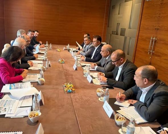 عصمت يبحث مع شركة البنية التحتية التابعة لروساتوم تنفيذ مشروع متكامل لتحلية مياه البحر بمنطقة الضبعة