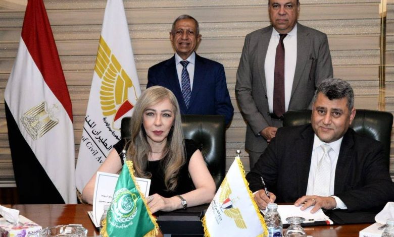 وزارة الطيران المدني والأكاديمية العربية للعلوم والتكنولوجيا والنقل البحرى توقعان بروتوكول تعاون مشترك لتأهيل الكوادر البشرية وتنفيذ برامج الدراسات العليا للعاملين بالوزارة