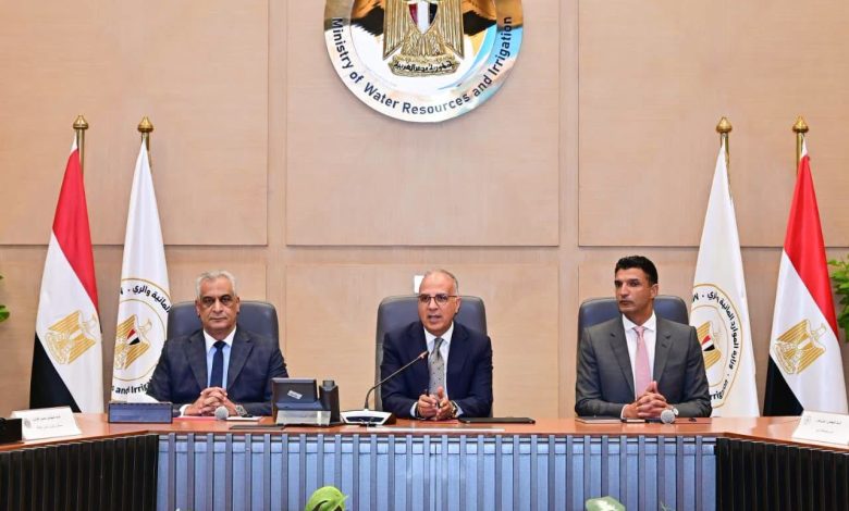 وزراء الري والصناعة والإنتاج الحربي يبحثون وضع منظومة متكاملة للإدارة المستدامة للمياه في القطاع الصناعي