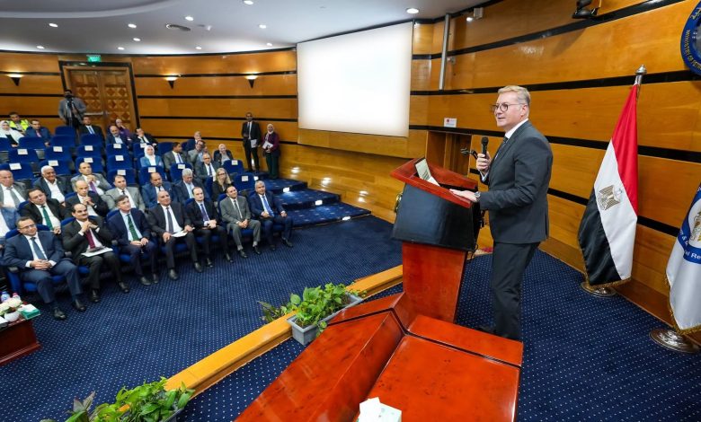وزير البترول يعلن طرح مصر مزايدة عالمية كبرى للبحث عن البترول والغاز في 14 منطقة