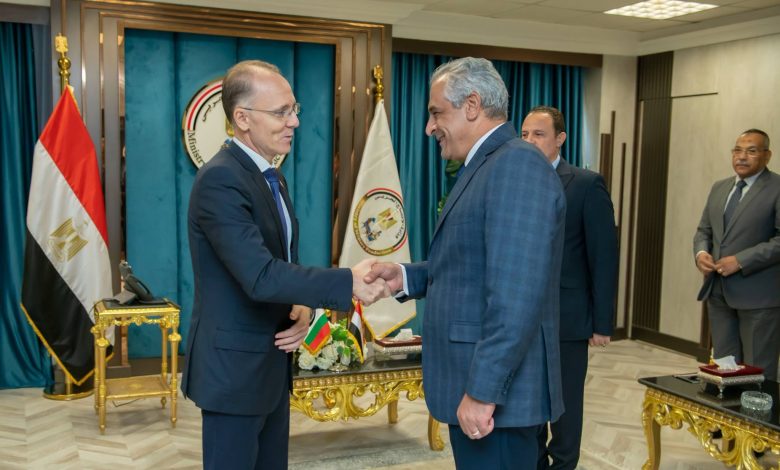 وزير الدولة للإنتاج الحربي يبحث مع سفير بلغاريا بالقاهرة سبل تعزيز التعاون المشترك