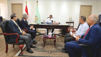 وزير الزراعة يستعرض مع المستشار الزراعي الهولندي فرص الاستثمار وتطوير التعاونيات