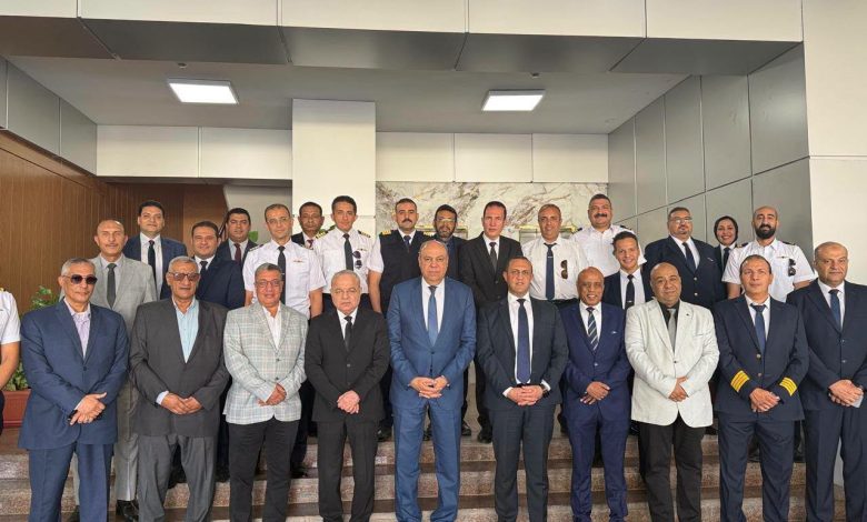 وزير الطيران المدني يتابع التشغيل التجريبي للأنظمة الرادارية الحديثة ببرج المراقبة الجوية بمطار القاهرة.. ويؤكد مواصلة تطوير البنية التكنولوجية لإدارة الحركة الجوية