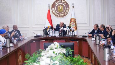 وزير العمل يعقد مؤتمرًا صحفيًا.. ويُطلق القواعد العامة للائحة تنظيم العمل بشركات القطاع الخاص..