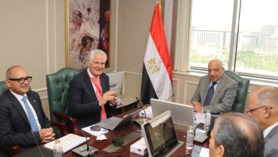 وزير الكهرباء والطاقة المتجددة يتابع مع تحالف "رينيرجي جروب بارتنرز" مستجدات المشروع المتكامل للطاقات المتجددة والنظيفة