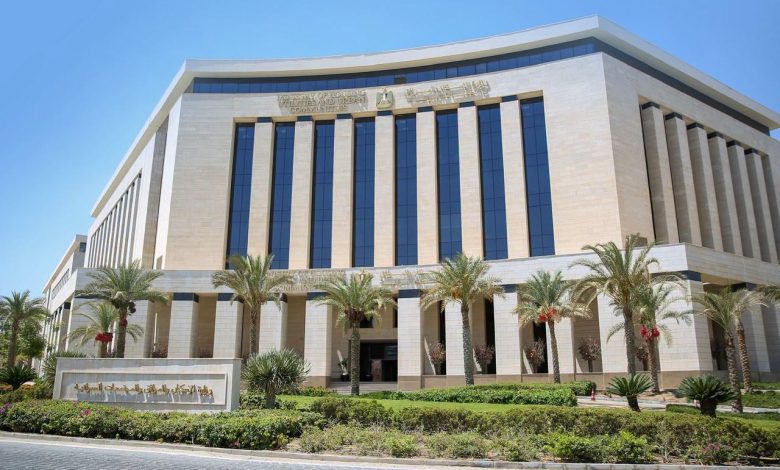 وزيرة الإسكان تتابع موقف تنفيذ مشروعات البنية الأساسية والطرق بتوسعات مدينة الشيخ زايد زايد الجديدة